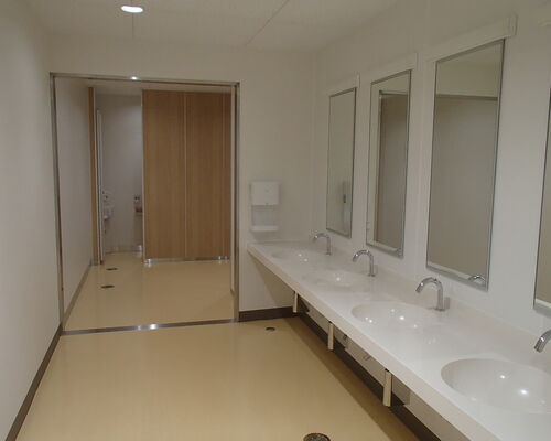 体育館女子トイレ完成