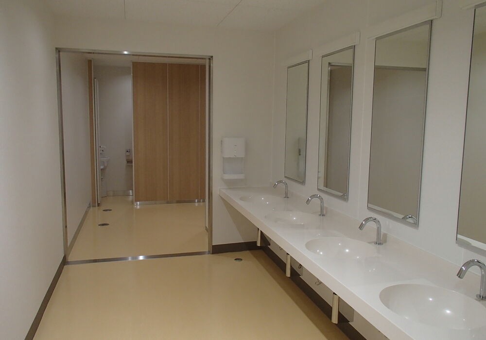 体育館女子トイレ完成