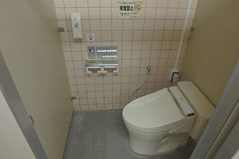 町民会館トイレ洋式化２F完成