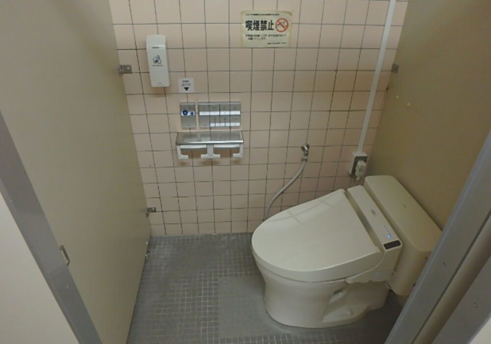 町民会館トイレ洋式化２F完成